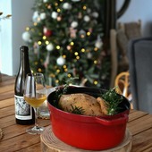 Joyeux Noël à toutes et à tous 🎄✨
Merci pour votre confiance et votre fidélité, c'est toujours une grande fierté pour nous de vous accompagner pour vos repas de fête🐓🥇

#mieral #poularde #pouletdebresse #aop #terroir #cuisine #chef #gourmand #gastronomie #foodies #food #coqhardi #michelin #gaultmillau 📸 @cha.rib
