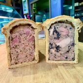 Vous êtes plutôt pâté croûte poulet moutarde ou poulet trompettes de la mort ?🐓🥇

Découvrez nos produits gourmands ici : https://lecoqhardi-by-mieral.com/111-volailles-elaborees

#patecroute @pate_croute_france  #mieral #gourmand #epicurien #apero #pateencroute #gastronomie #vin #food #foodies #foodlovers #patecroutelover #bourgenbresse #bresse #aop #terroir Pâté en croûte France @pate_croute
