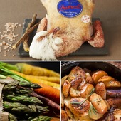 🐓Recette de saison : Pigeonneau Miéral rôti, légumes primeurs & jus corsé 🥕
Un plat délicat et savoureux, parfait pour célébrer le printemps !

🥘 Ingrédients (2 pers.)
• 1 pigeonneau Miéral
• 1 botte d’asperges vertes
• 4 carottes nouvelles
• 6 pommes de terre grenaille
• 1 échalote
• 2 gousses d’ail
• 10cl de fond de volaille
• 5cl de vin rouge
• 30g de beurre
Huile d’olive, thym, sel, poivre

👨‍🍳 Préparation : 
1️⃣ Préparez les légumes : Épluchez les carottes et coupez-les en deux. Taillez les asperges en conservant les pointes entières. Faites blanchir carottes, asperges et pommes de terre quelques minutes dans l’eau bouillante salée, puis égouttez.
2️⃣ Rôtir le pigeonneau : Dans une poêle chaude, colorez le pigeonneau sur toutes ses faces avec un peu d’huile et de beurre. Ajoutez l’ail, le thym et l’échalote coupée en deux. Enfournez à 180°C pendant 12 à 15 min, selon la cuisson souhaitée. Laissez reposer sous une feuille de papier aluminium.
3️⃣ Préparez le jus : Déglacez la poêle avec le vin rouge, laissez réduire, puis ajoutez le fond de volaille. Faites réduire jusqu’à obtenir une sauce nappante.
4️⃣ Saisir les légumes : Dans une poêle avec un peu de beurre, faites revenir les légumes jusqu’à ce qu’ils soient légèrement dorés et fondants.
5️⃣ Dressage : Coupez le pigeonneau en deux, disposez harmonieusement les légumes dans l’assiette et nappez avec le jus corsé.

Un plat raffiné et plein de saveurs, à déguster sans attendre ! 🤩

📍 Disponible chez Les Volailles Clugnet (Halles de Lyon) et Le Coq Hardi by Miéral (Viriat), ou en commande en ligne > lien en bio

#pigeonneau #recettedusaison #miéral #cuisinegourmande #gastronomie #foodlovers
